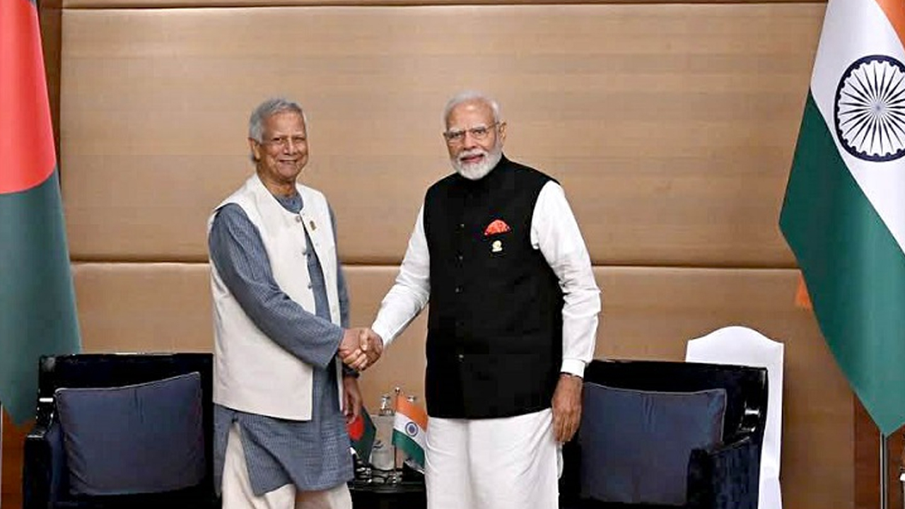 ব্যাংককে ইউনূস-মোদির বৈঠক, কী বলছে বিএনপি?