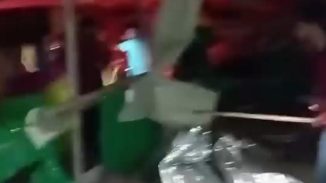 জুয়ার আসর ও অশ্লীল নৃত্য প্যান্ডেলে আগুন দিয়েছে বিক্ষুদ্ধ জনতা