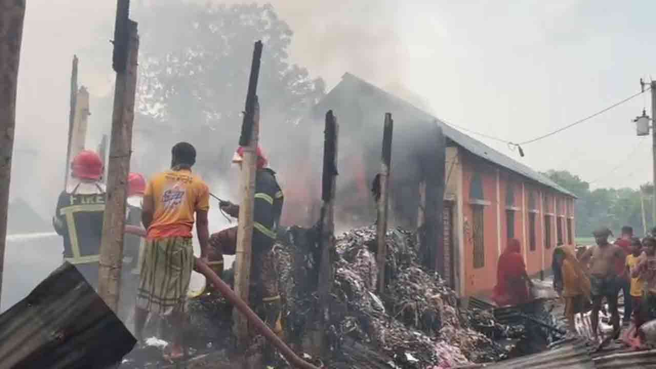 গাজীপুরে ঝুট গুদামের আগুন নিয়ন্ত্রণে
