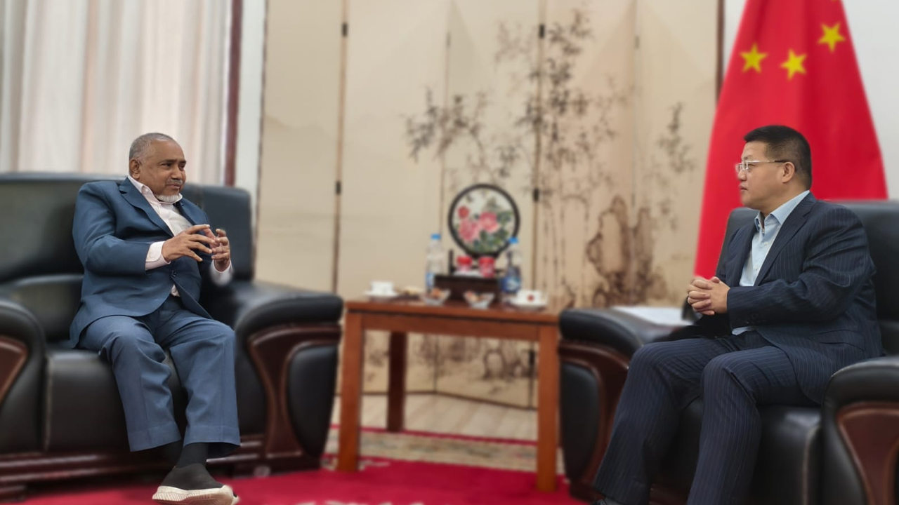 জামায়াতের নায়েবে আমির ডা. তাহের ও চীনের রাষ্ট্রদূত। ছবি : সংগৃহীত