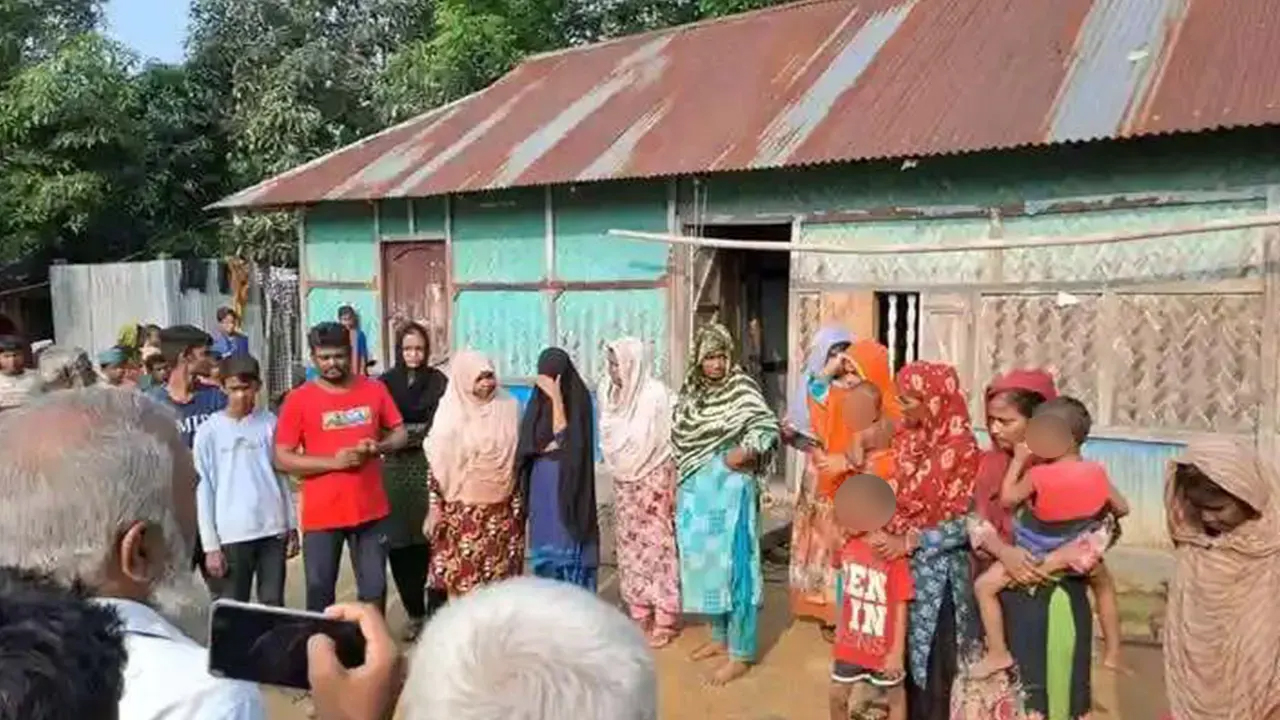 মাটিরাঙ্গার শান্তিপুর সীমান্ত দিয়ে অনুপ্রবেশ করা ভারতের বাসিন্দা। সংগৃহীত ছবি