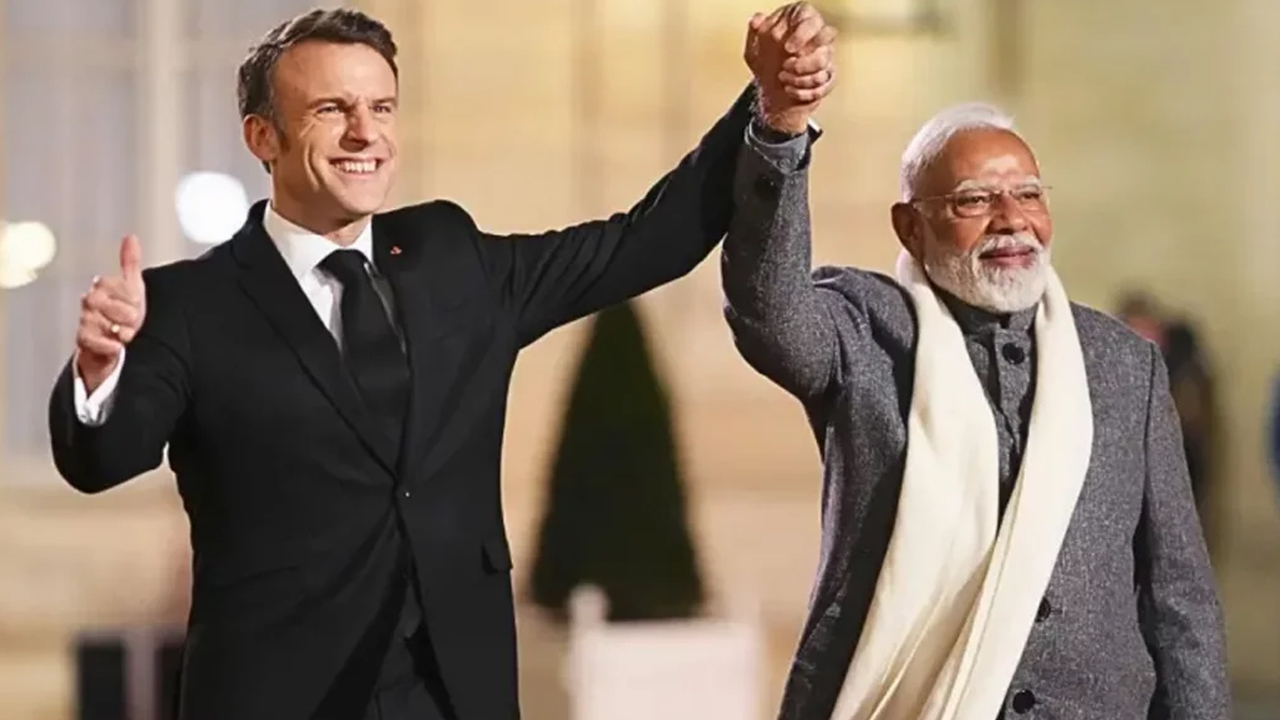 মোদির সঙ্গে ফরাসি প্রেসিডেন্ট ম্যাক্রো। সংগৃহীত ছবি