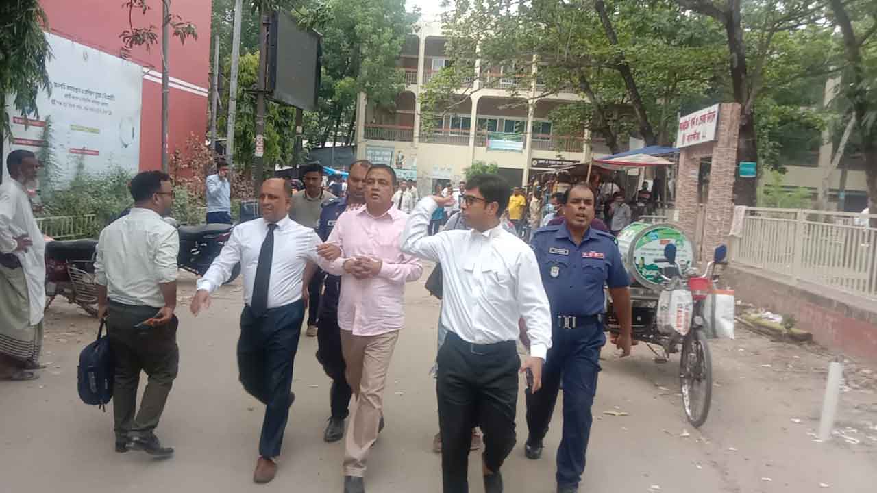 সাতক্ষীরায় পত্রিকা সম্পাদককে হত্যা মামলায় জেল হাজতে প্রেরণ