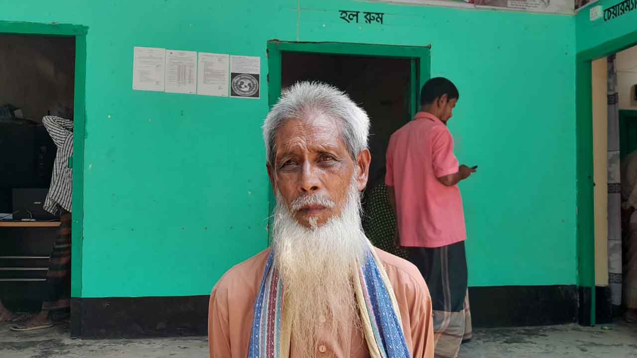 ছেলের মারধরে ৯ দিন হাসপাতালে বাবা, মিলছে না বিচার