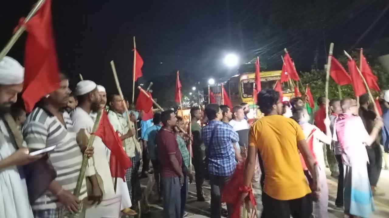 নেত্রকোনা খেলাফত শ্রমিক আন্দোলনের সভাপতি গ্রেপ্তার, মুক্তির দাবিতে থানা ঘেরাও