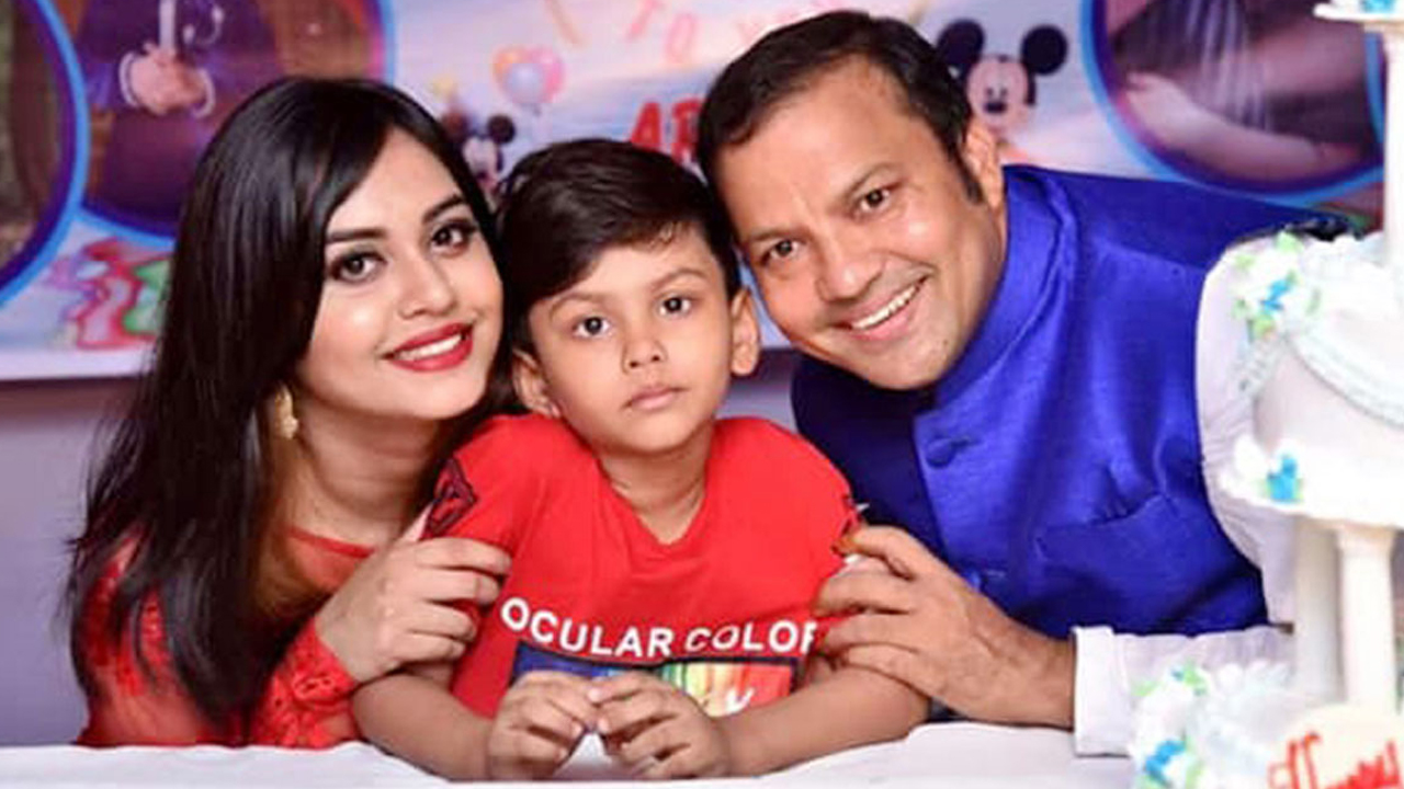 সিদ্দিকের সঙ্গে সাবেক স্ত্রী মিম ও তাদের সন্তান। ছবি: সংগৃহীত