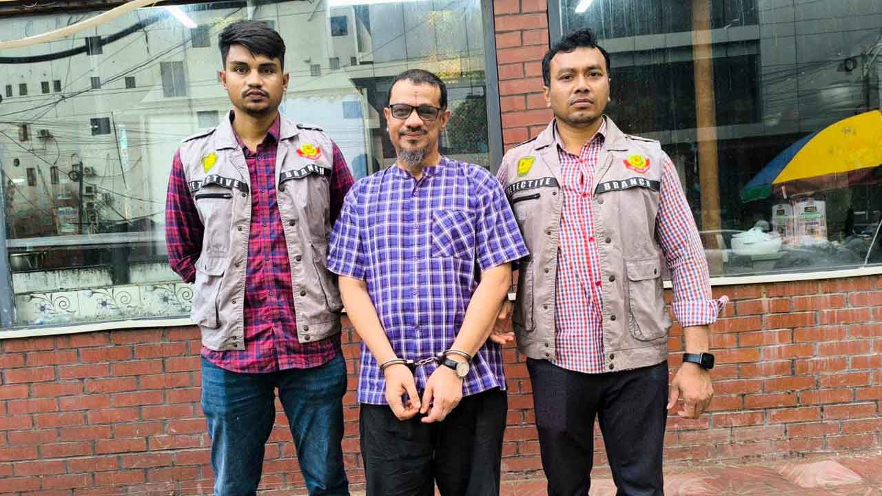 সাবেক মন্ত্রী আমির হোসেন আমুর খালাতো ভাই গ্রেপ্তার