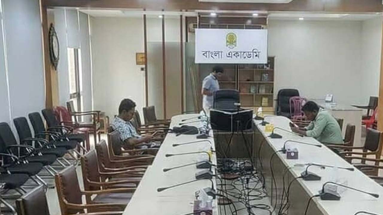 সাংবাদিক সংকটে উপদেষ্টা ফারুকীর সংবাদ সম্মেলন স্থগিত