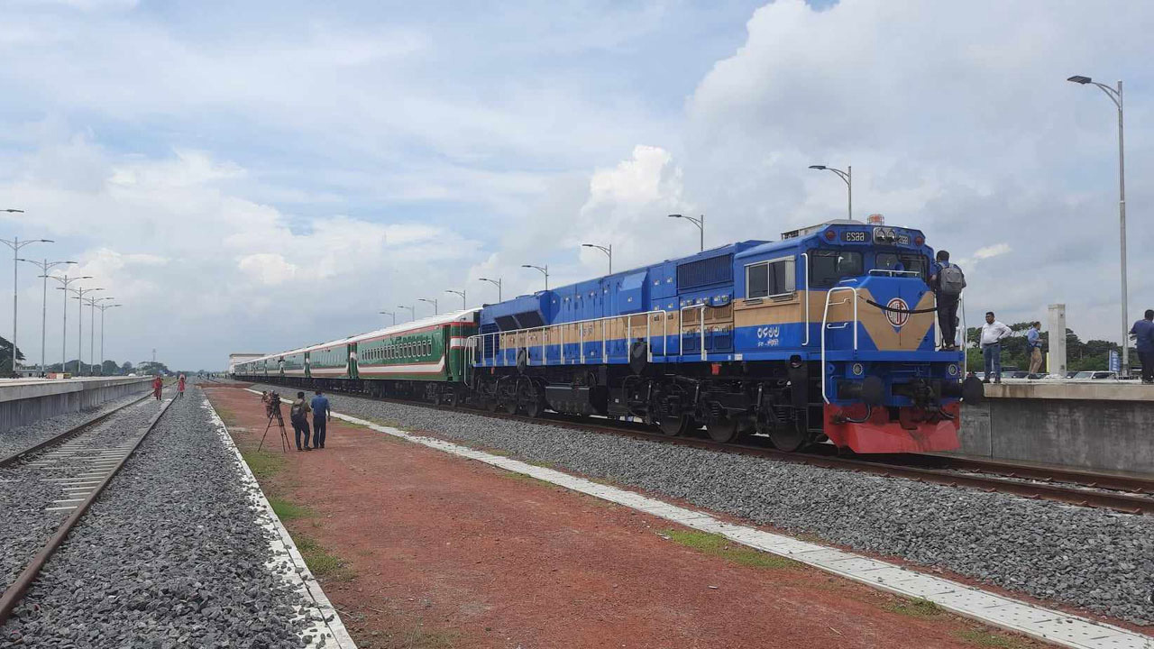 ঢাকাসহ ৮ বড় রেলস্টেশনে দুদকের অভিযান