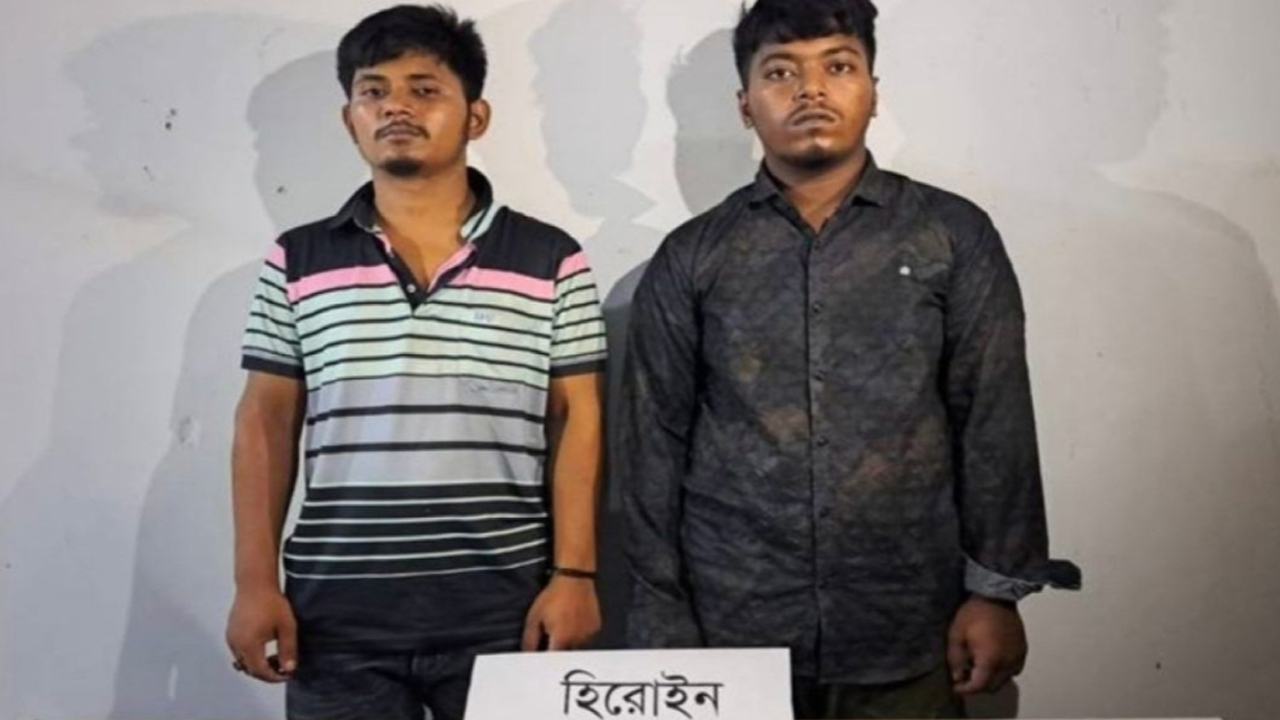 বগুড়ায় সেনাবাহিনীর অভিযানে গ্রেপ্তার ৩, হেরোইন উদ্ধার