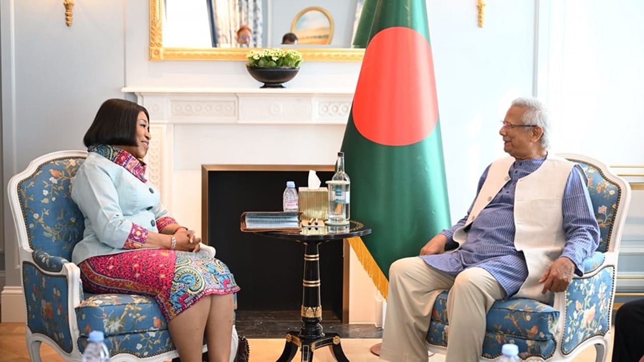 কমনওয়েলথ মহাসচিব শার্লি আয়োরকর বচওয়ে মঙ্গলবার প্রধান উপদেষ্টা অধ্যাপক মুহাম্মদ ইউনূসের সঙ্গে সাক্ষাৎ করেন -ছবি : সংগৃহীত