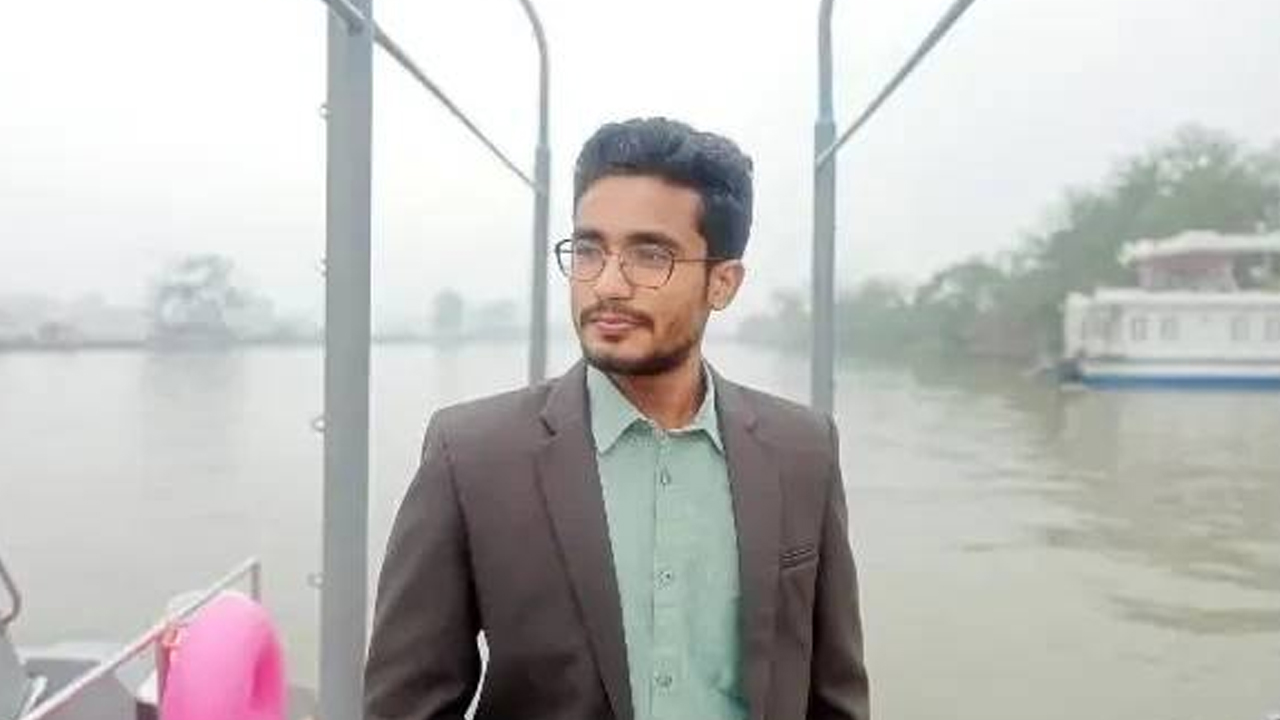 বাস-ট্রাক সংঘর্ষে ইবি শিক্ষার্থী নিহত