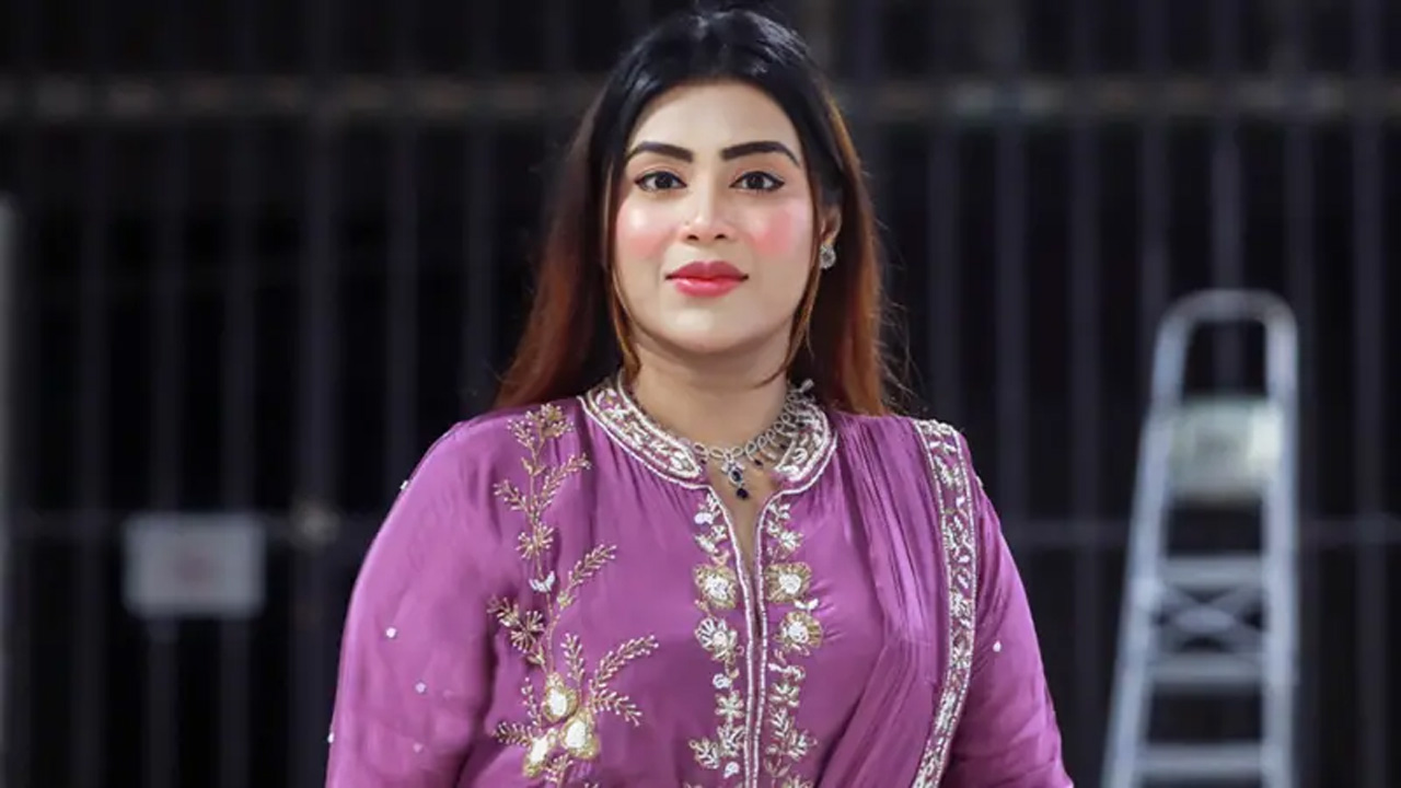 ১২৭ জনের বিরুদ্ধে আইনি পদক্ষেপের হুঁশিয়ারি মিষ্টি জান্নাতের