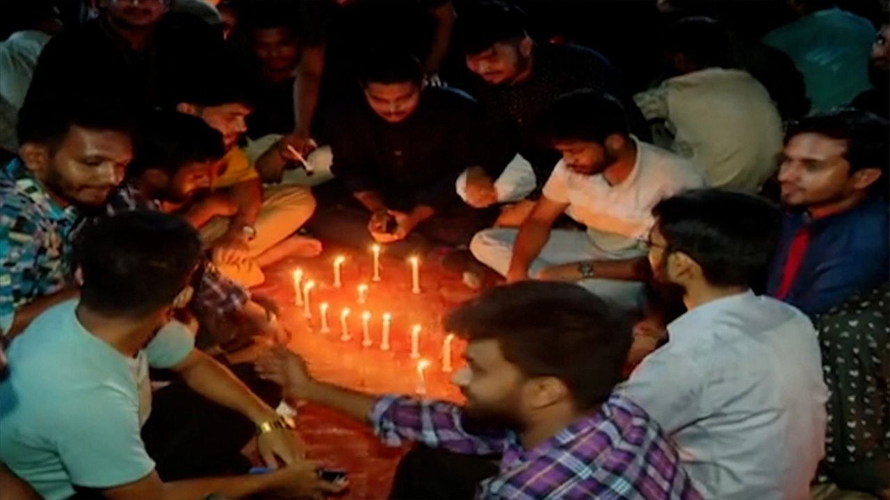 গণঅভ্যুত্থানের শহীদদের স্মরণে ছাত্রদলের মোমবাতি প্রজ্বলন