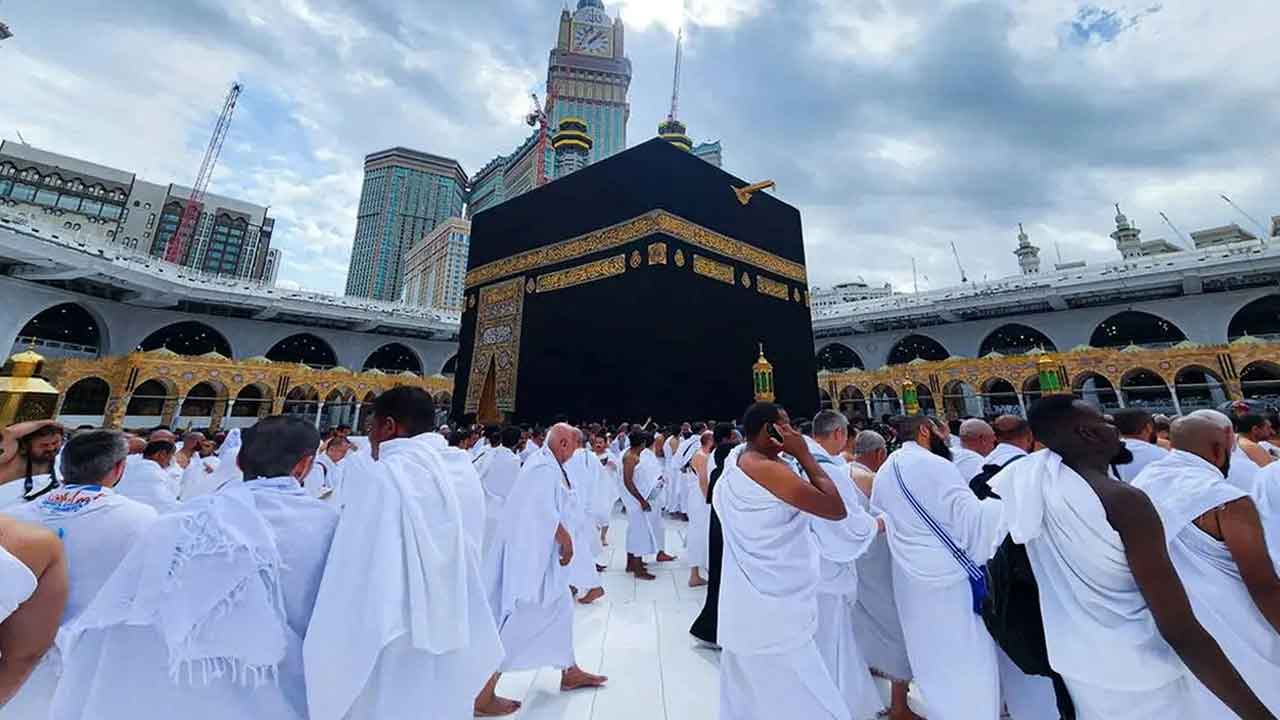 হজে গিয়ে ৪২ বাংলাদেশির মৃত্যু