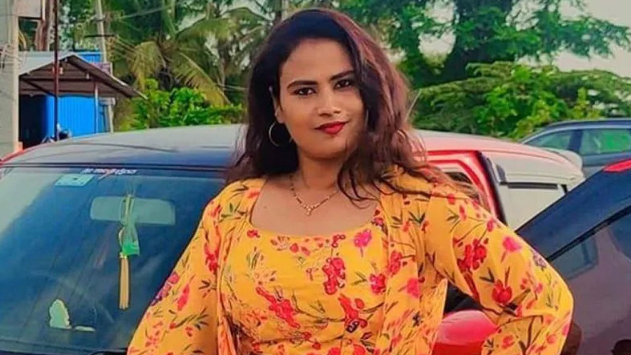 চোখে মরিচ গুঁড়া ছিটিয়ে ছুরিকাঘাত, হাসপাতালে দক্ষিণী অভিনেত্রী