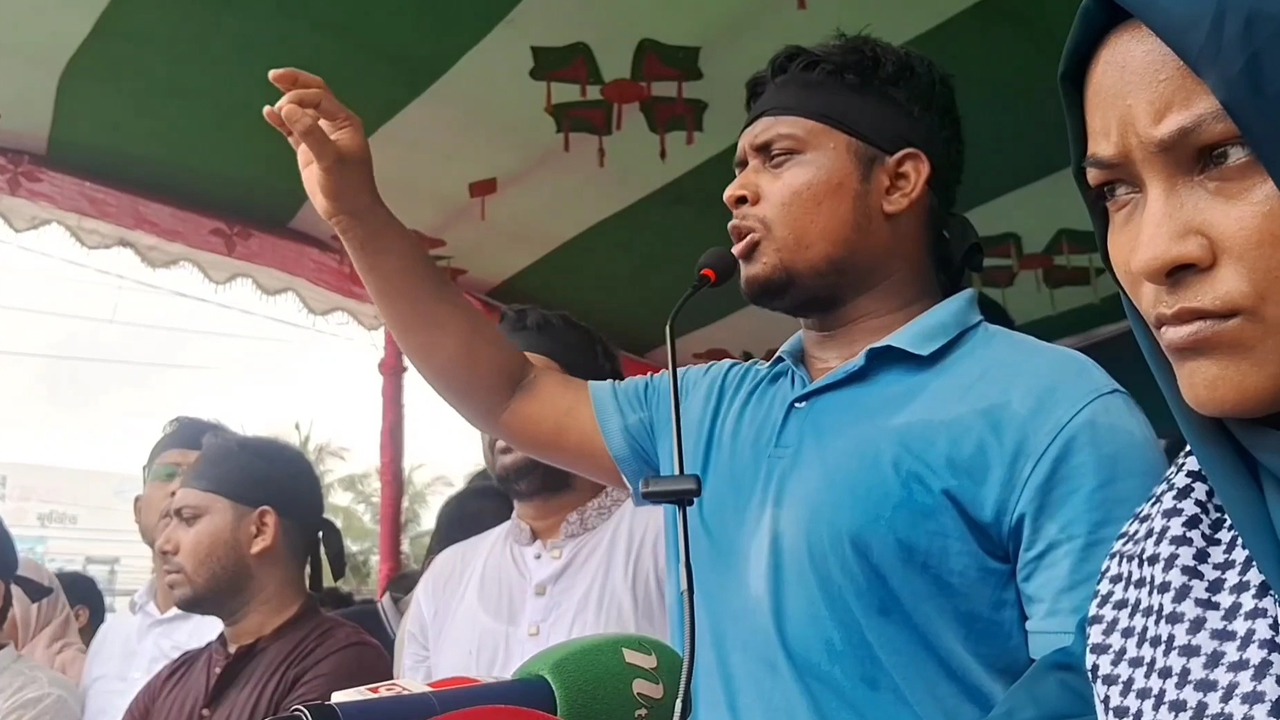 অধ্যাপক ইউনুসের স্বজনপ্রীতির সবচেয়ে বড় উদাহরণ স্বাস্থ্য উপদেষ্টা: হাসনাত আব্দুল্লাহ