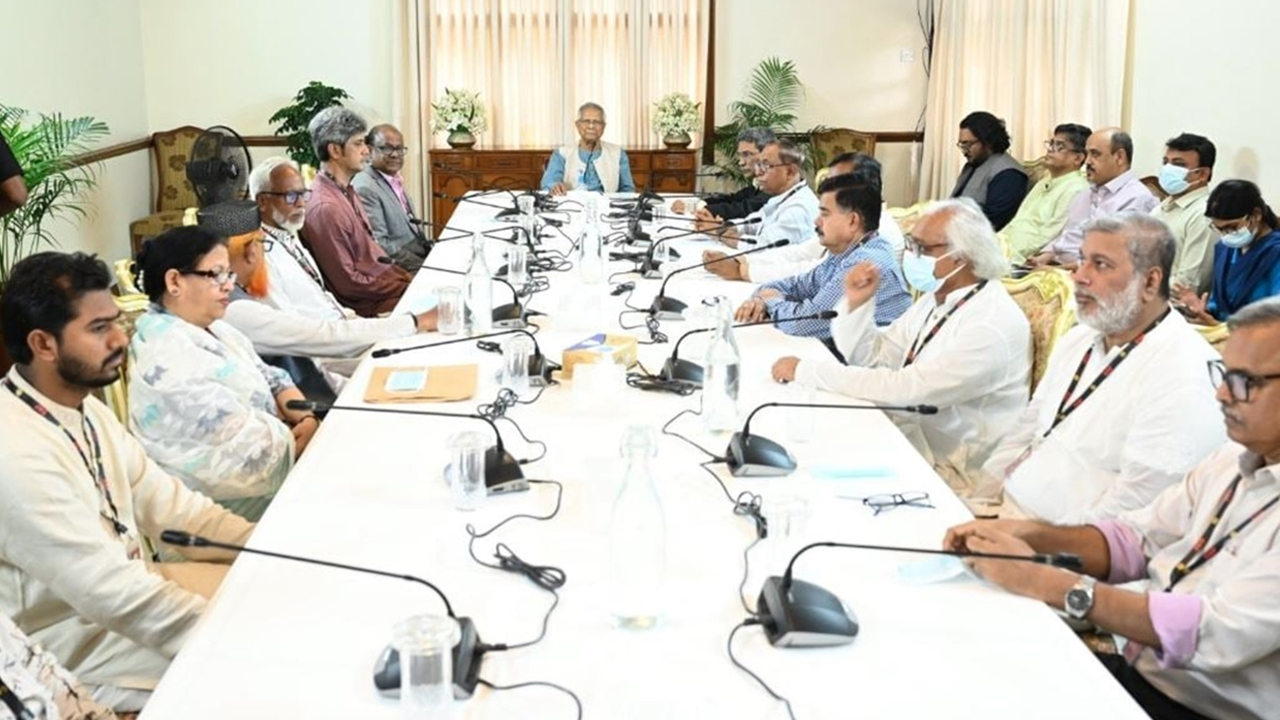 পরাজিত শক্তির নানা ষড়যন্ত্রের লক্ষণ দেখা যাচ্ছে : প্রধান উপদেষ্টা