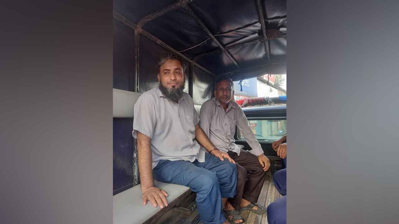 কিশোরগঞ্জে শেখ মুজিবুরের মৃত্যুবার্ষিকীতে শোকসভা, আটক ২ শিক্ষক