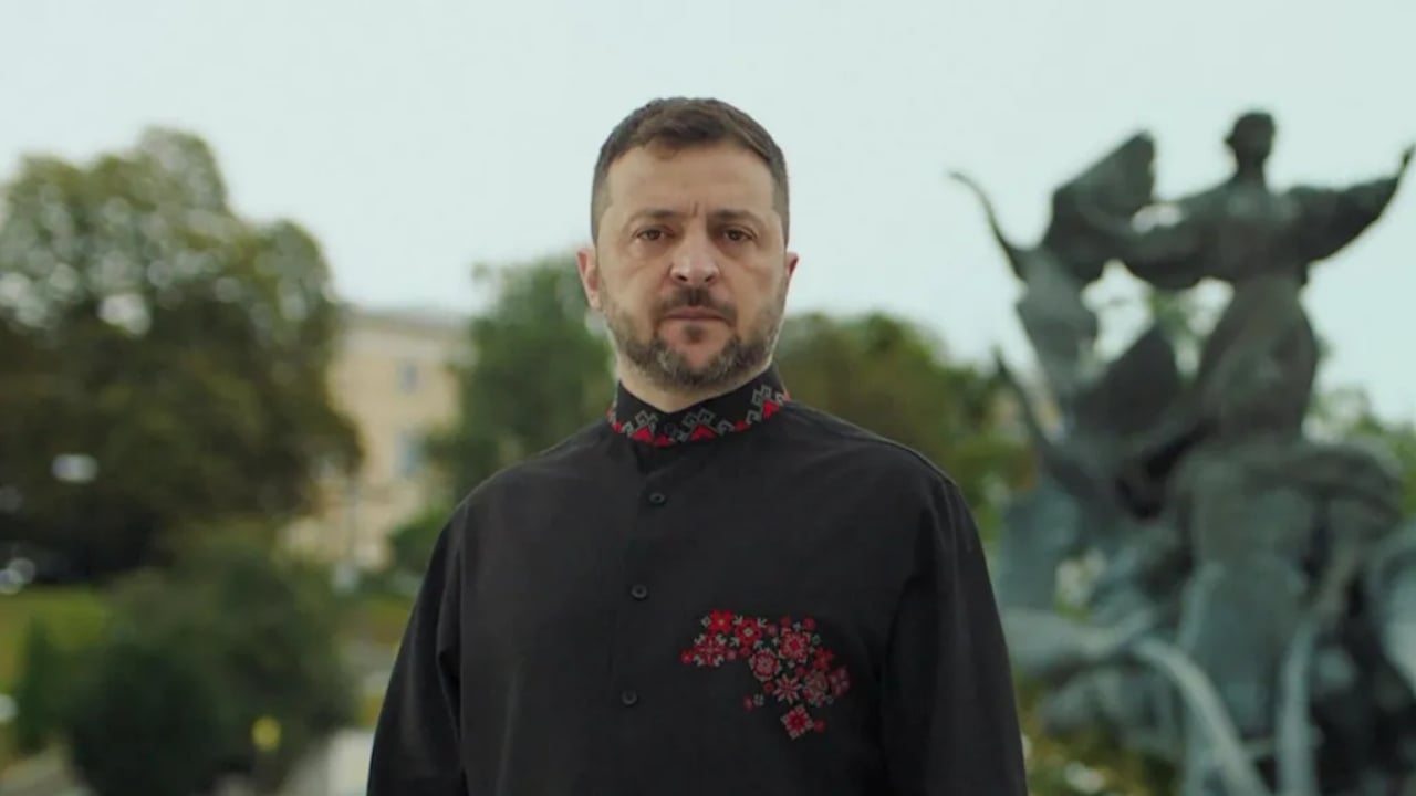 স্বাধীনতা দিবসে লড়াই চালিয়ে যাওয়ার অঙ্গীকার জেলেনস্কির