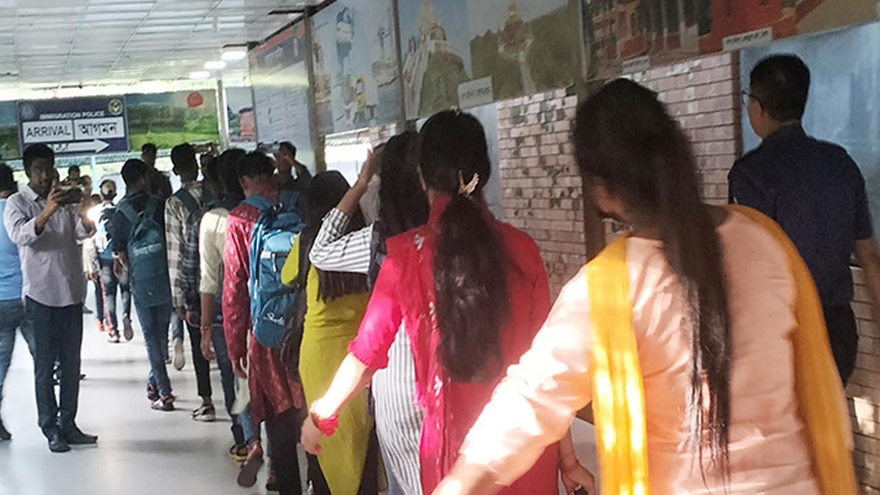 ভারতে কারাভোগ শেষে দেশে ফিরলেন ১৭ বাংলাদেশি