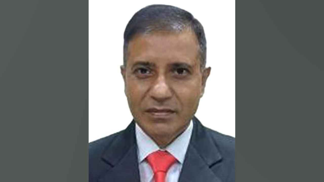 আইন মন্ত্রণালয়ের নতুন সচিব লিয়াকত আলী মোল্লা