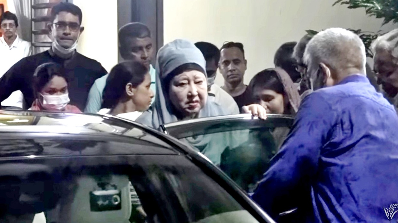 স্বাস্থ্য পরীক্ষার জন্য হাসপাতালে খালেদা জিয়া