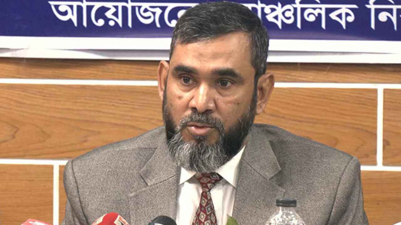 নির্বাচন কমিশনার (ইসি) আবুল ফজল মোহাম্মদ সানাউল্লাহ। ফাইল ছবি