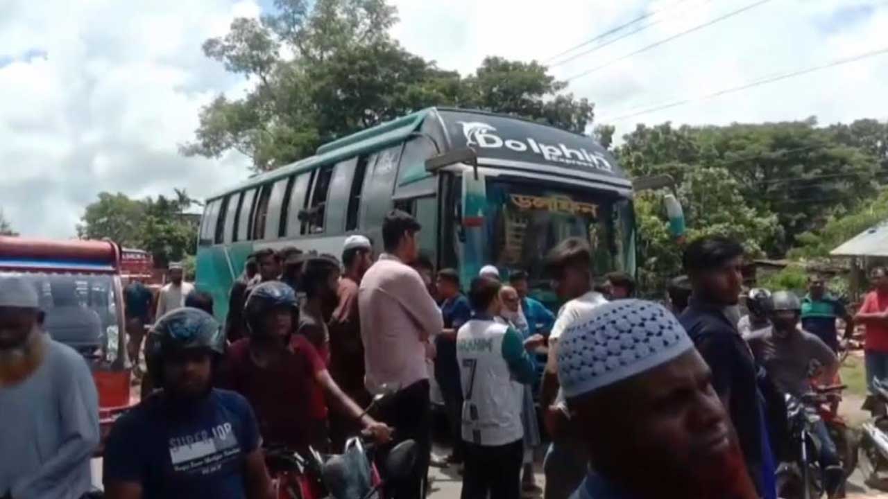 তিন দফা দাবিতে আমরণ অনশনে ববি শিক্ষার্থীরা