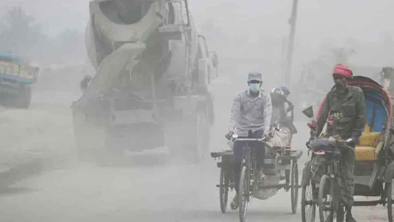 সাতসকালে ঢাকার বায়ুদূষণের পরিস্থিতি কী?