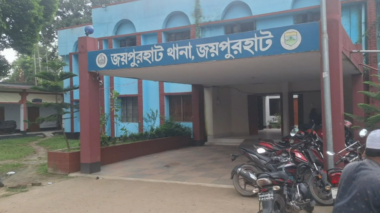 জয়পুরহাটে স্বামীর হাতে স্ত্রী খুন ও পুরোহিতের রহস্যজক মৃত্যু