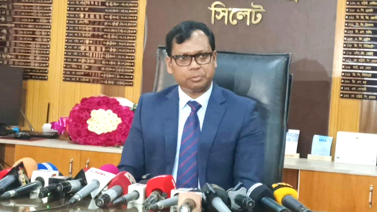 সিলেটের ডিসি সারওয়ার আলমকে শোকজ, জানা গেল কারণ