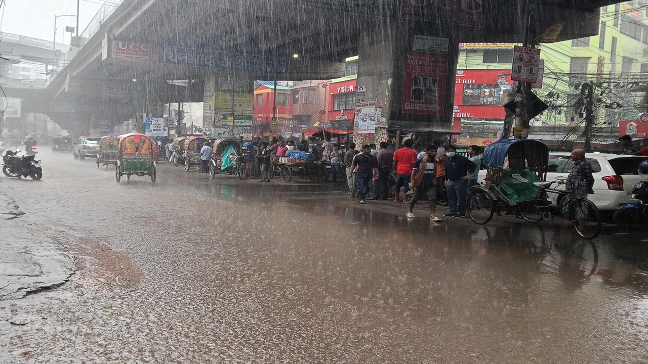 দুপুরের মধ্যে ঢাকায় বৃষ্টির সম্ভাবনা