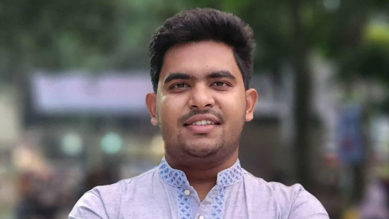 বাগছাস নেতা ক্লাসে ঢুকে পেটালেন ৫০ শিক্ষার্থীকে