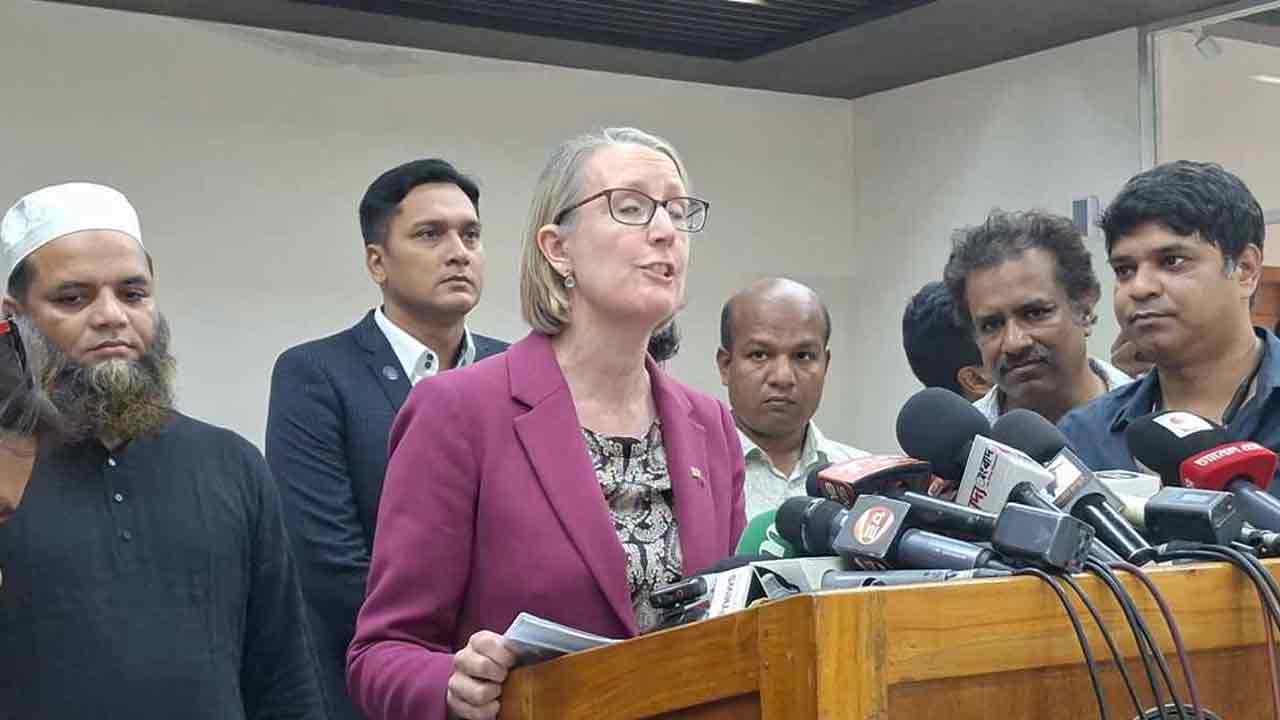 বাংলাদেশের নির্বাচনে ভোটগ্রহণ কর্মকর্তাদের প্রশিক্ষণে সহায়তা দেবে ব্রিটেন