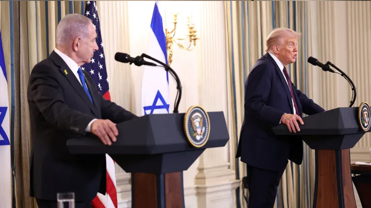 হোয়াইট হাউসে সোমবার (২৯ সেপ্টেম্বর) বৈঠক শেষে যৌথ সংবাদ সম্মেলন করেন ট্রাম্প ও নেতানিয়াহু। ছবি: আল জাজিরা