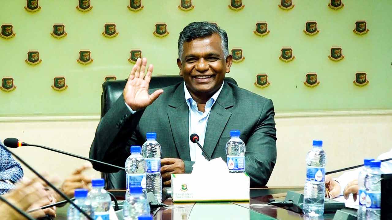 বিনা প্রতিদ্বন্দ্বিতায় বিসিবি সভাপতি নির্বাচিত বুলবুল