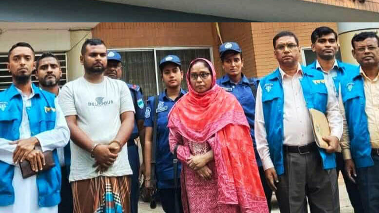 বেনাপোল কাস্টমসে দুদকের অভিযান, ঘুষের টাকাসহ আটক ২