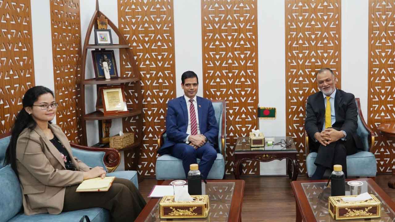 বাণিজ্য উপদেষ্টার সঙ্গে নেপালের রাষ্ট্রদূতের বৈঠক