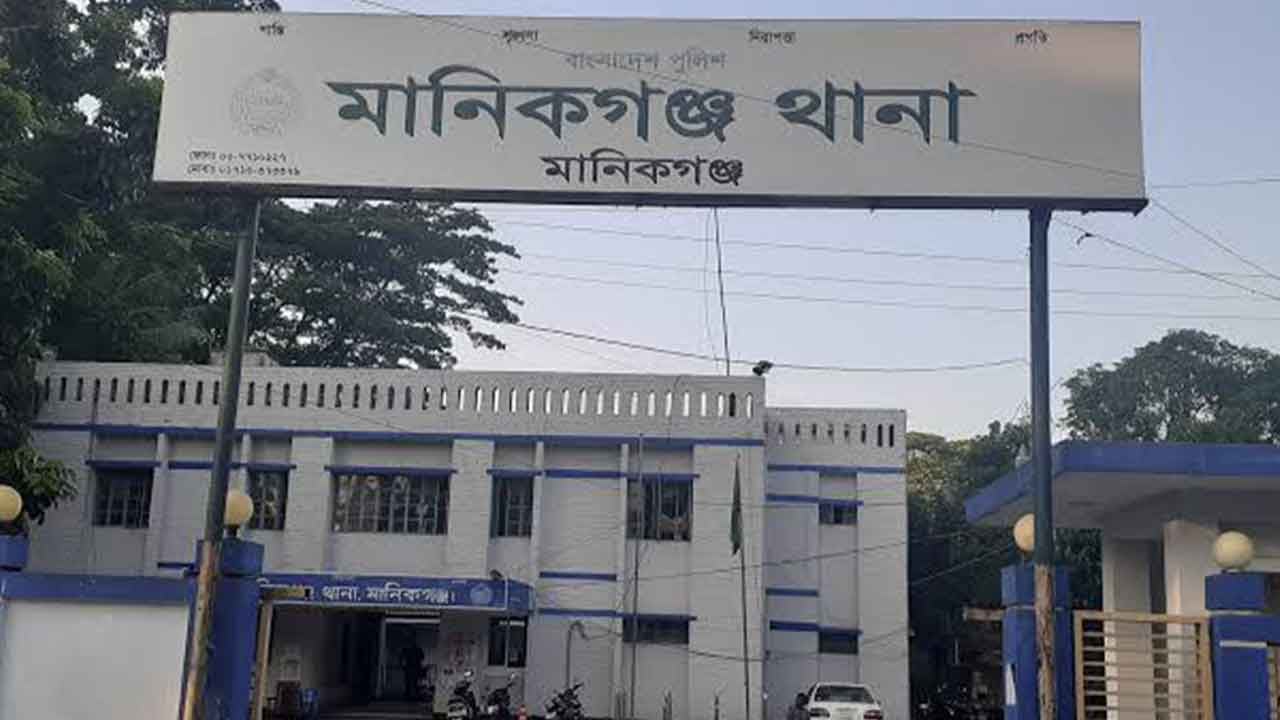 ভরণপোষণ চাওয়ায় বৃদ্ধ বাবা-মাকে জুতাপেটা, দুই ছেলে গ্রেপ্তার