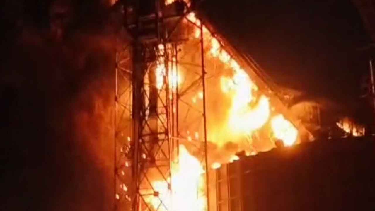 সোনারগাঁওয়ে মেঘনা গ্রুপের চিনি কারখানায় আগুন &nbsp;