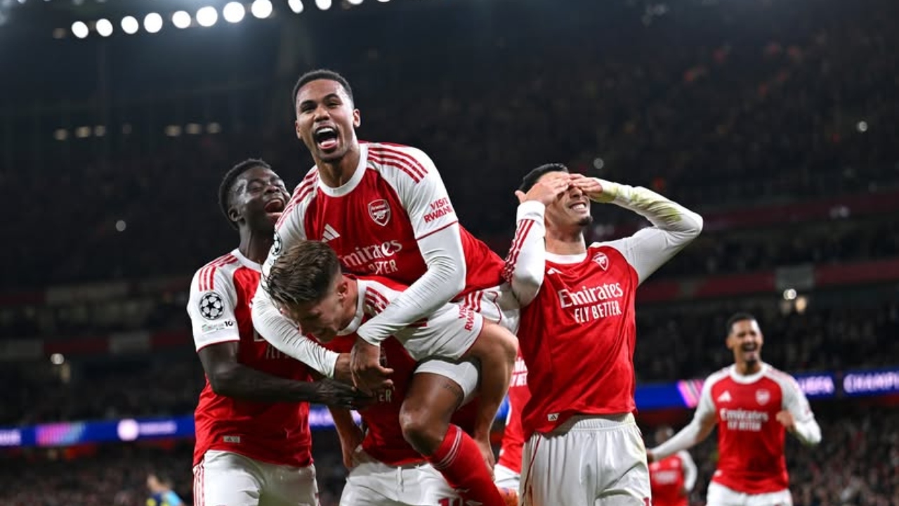 চ্যাম্পিয়ন্স লিগে হলান্ডের রেকর্ড, আর্সেনাল-বার্সার বড় জয়