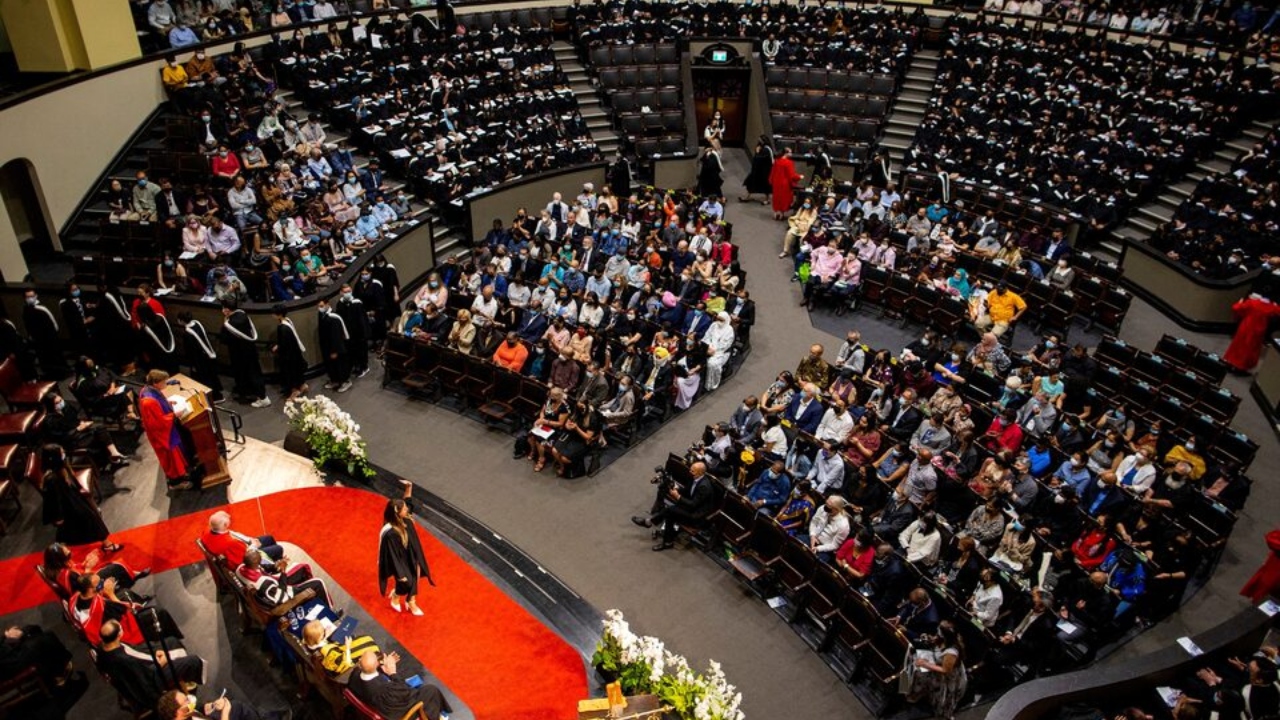 ভিসা জালিয়াতির আশঙ্কায় ভারতীয় শিক্ষার্থীদের আবেদন বাতিল করছে কানাডা