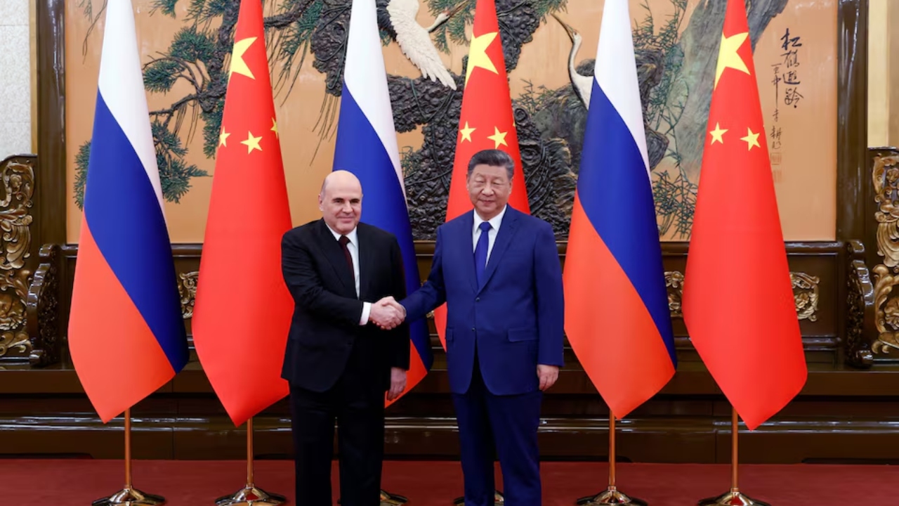 রাশিয়ার সঙ্গে বিনিয়োগ ও অর্থনৈতিক সম্পর্ক বাড়াতে চান শি জিনপিং