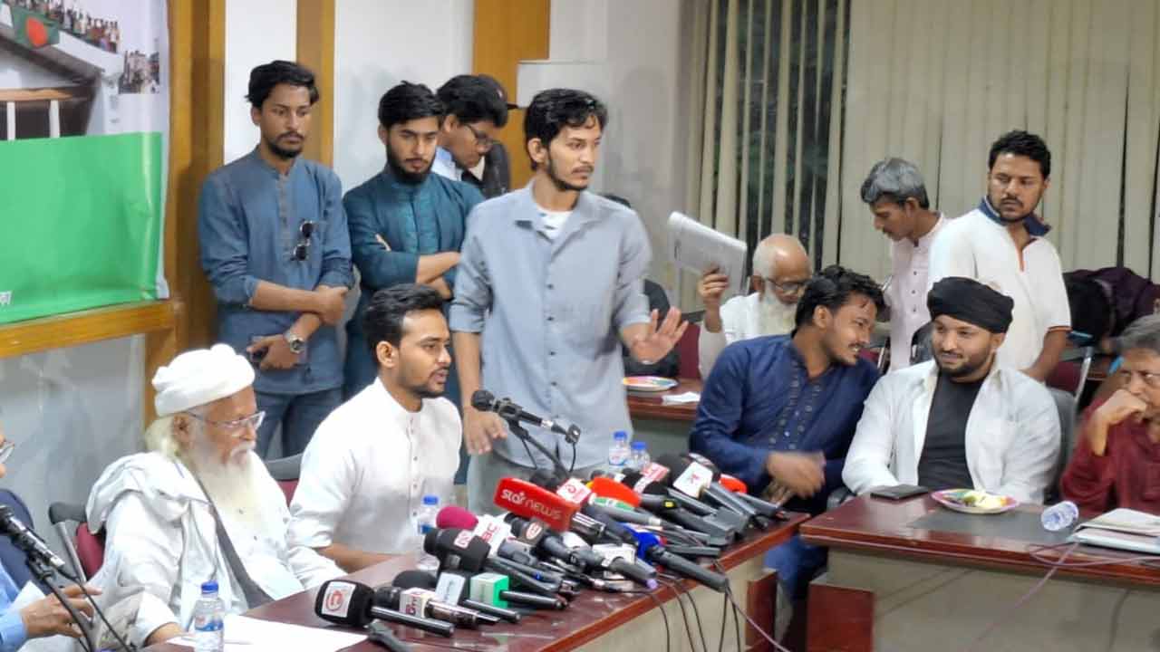 যারা অতীতে সংস্কারের কথা বলতো, তারা সংস্কার বিরোধী রাজনীতিতে ঢুকে গেছে: আসিফ মাহমুদ&nbsp;