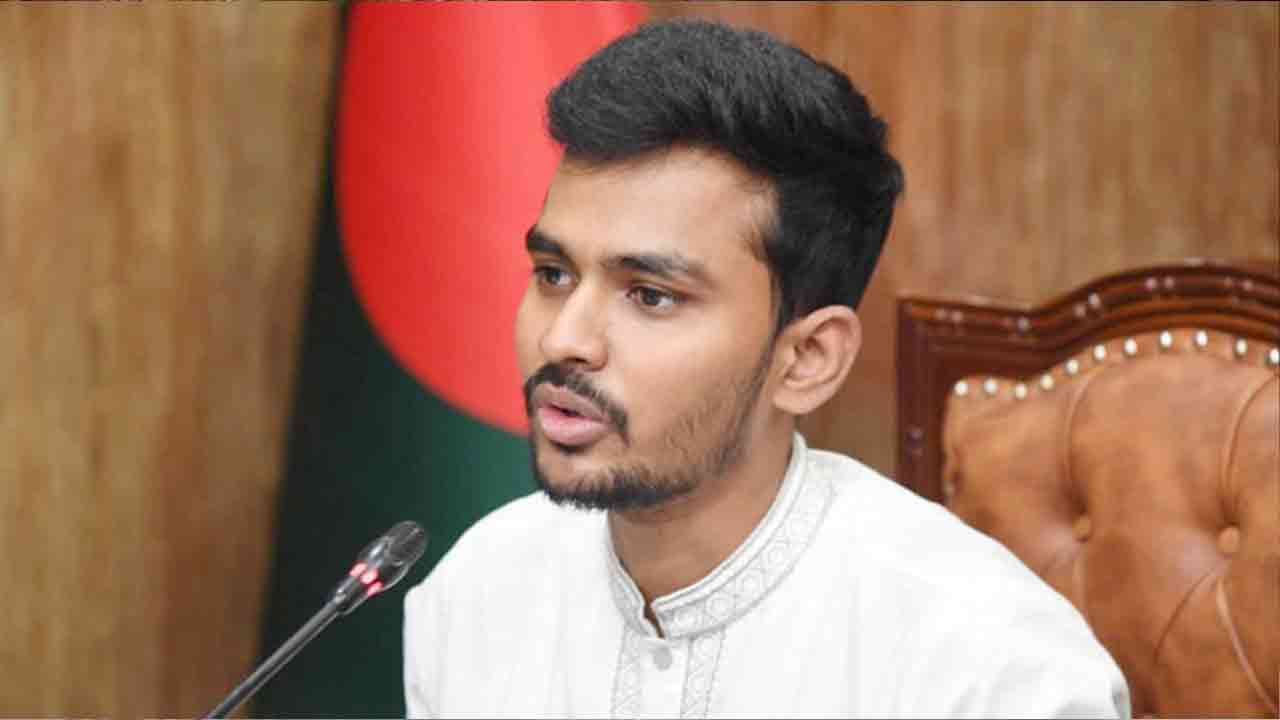 ঢাকা-১০ আসনের ভোটার হচ্ছেন আসিফ মাহমুদ