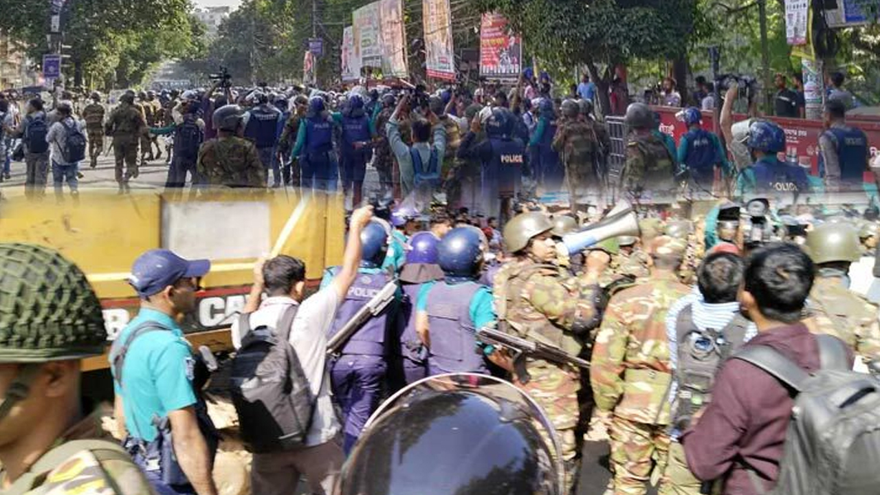 ধানমন্ডি ৩২-এ উত্তেজনা: লাঠিপেটা, সাউন্ড গ্রেনেড নিক্ষেপ