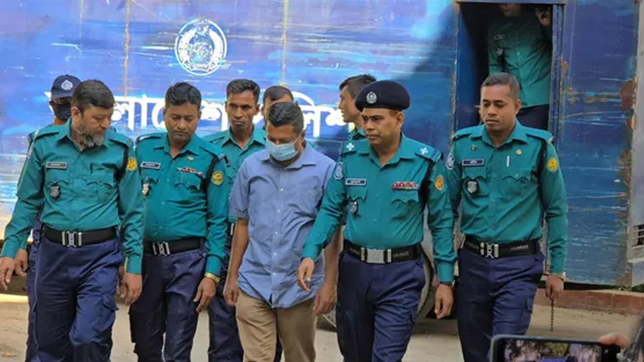 আদালত ও জাতির কাছে ক্ষমা চেয়েছেন সাবেক আইজিপি মামুন