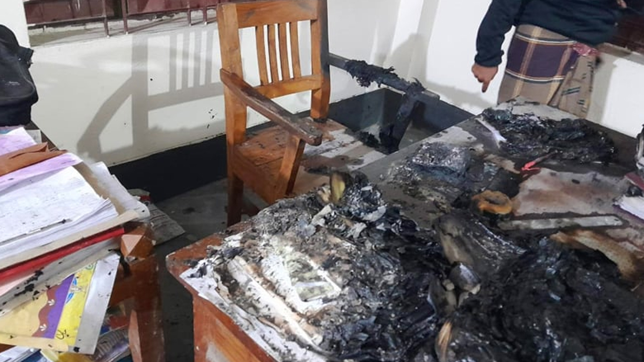 মহম্মদপুরে গ্রামীণ ব্যাংকের শাখায় অগ্নিকাণ্ড