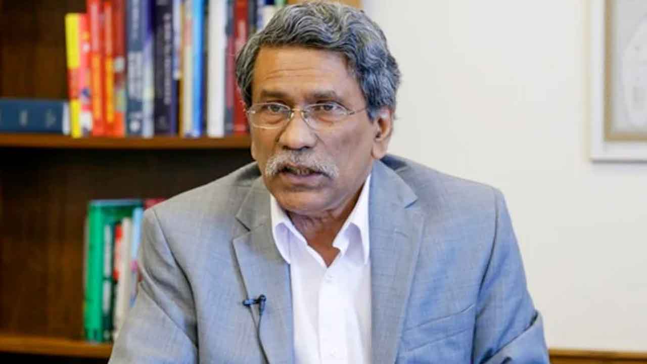 দেশে ফিরেছেন আলী রীয়াজ